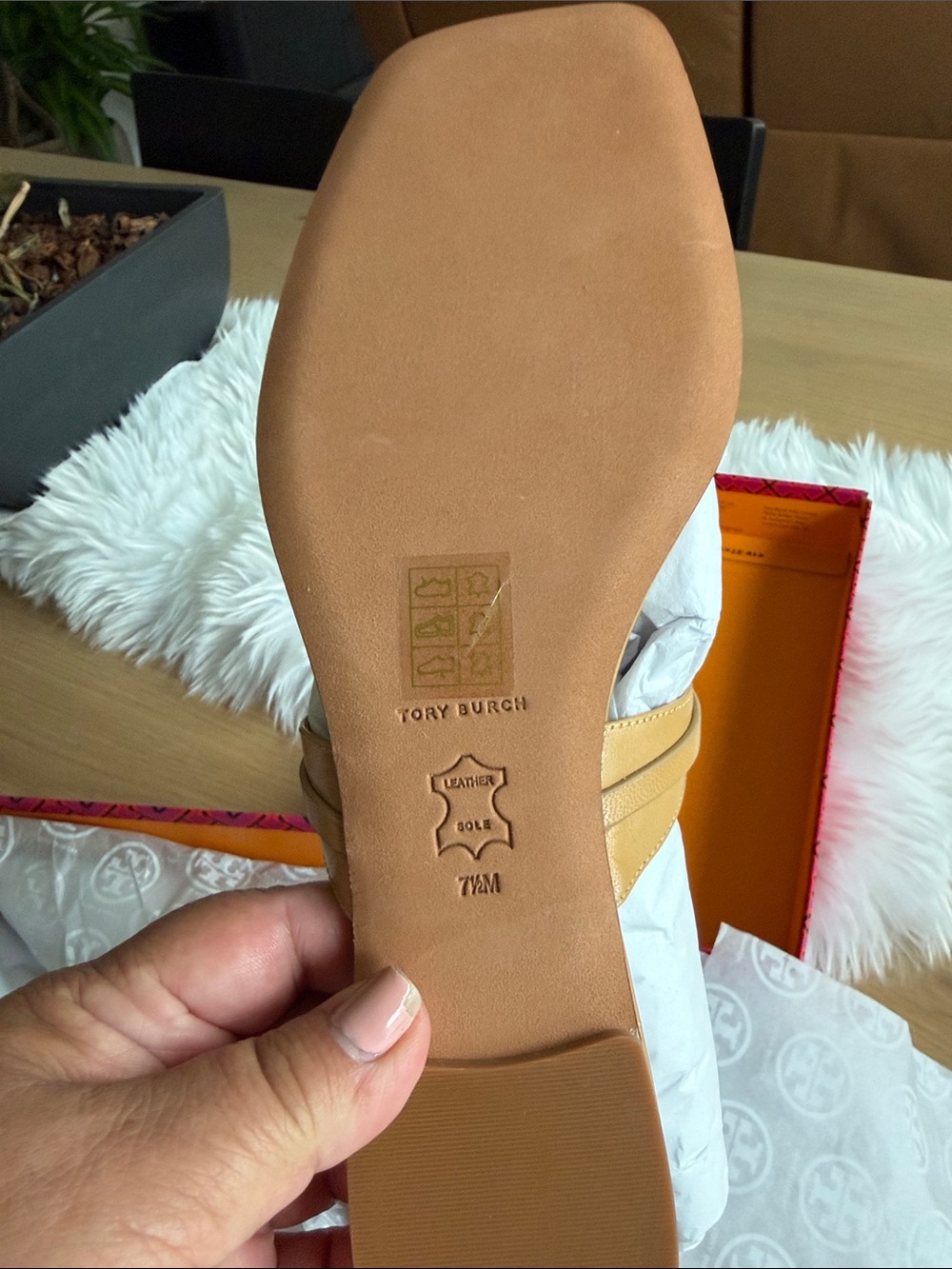 Tory Burch - Picture 3 of 5